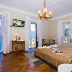 فيلة Lucia Grande *
